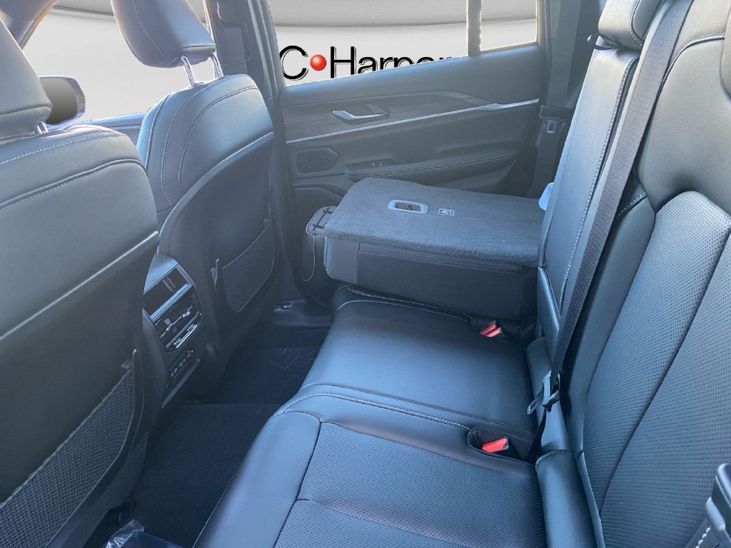 2027 Jeep Grand Cherokee Limited Reserve