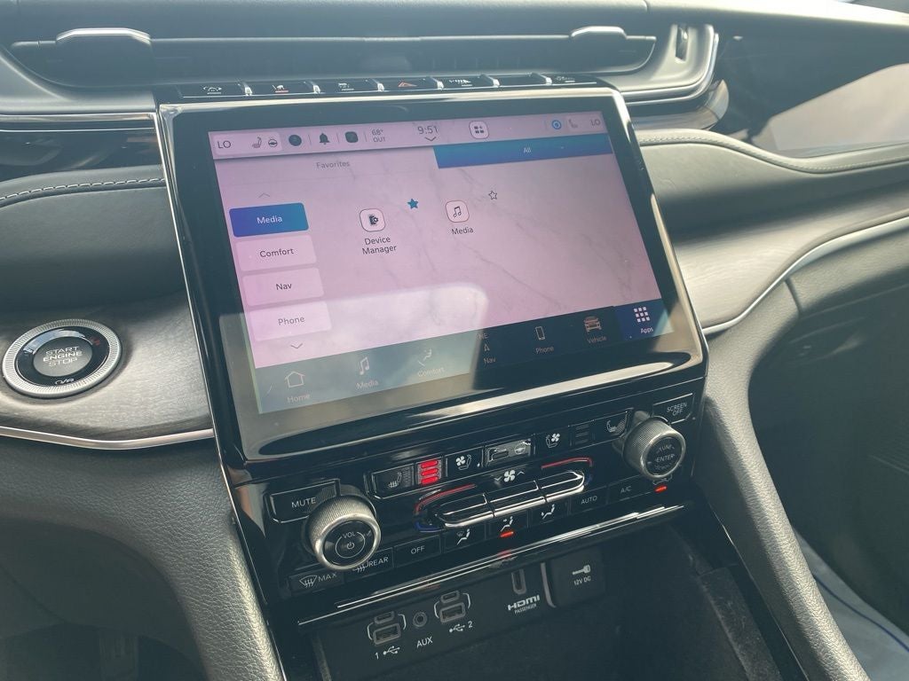 2022 Jeep Grand Cherokee Overland