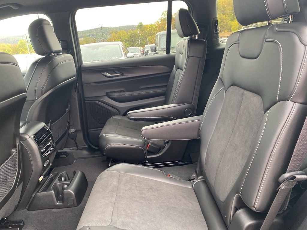 2025 Jeep Grand Cherokee L GRAND CHEROKEE L ALTITUDE X 4X4