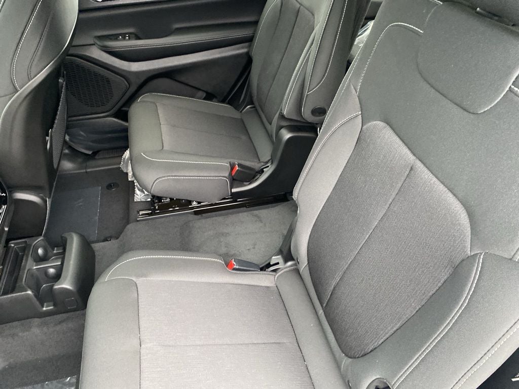 2026 Jeep Grand Cherokee L GRAND CHEROKEE L LAREDO X 4X4