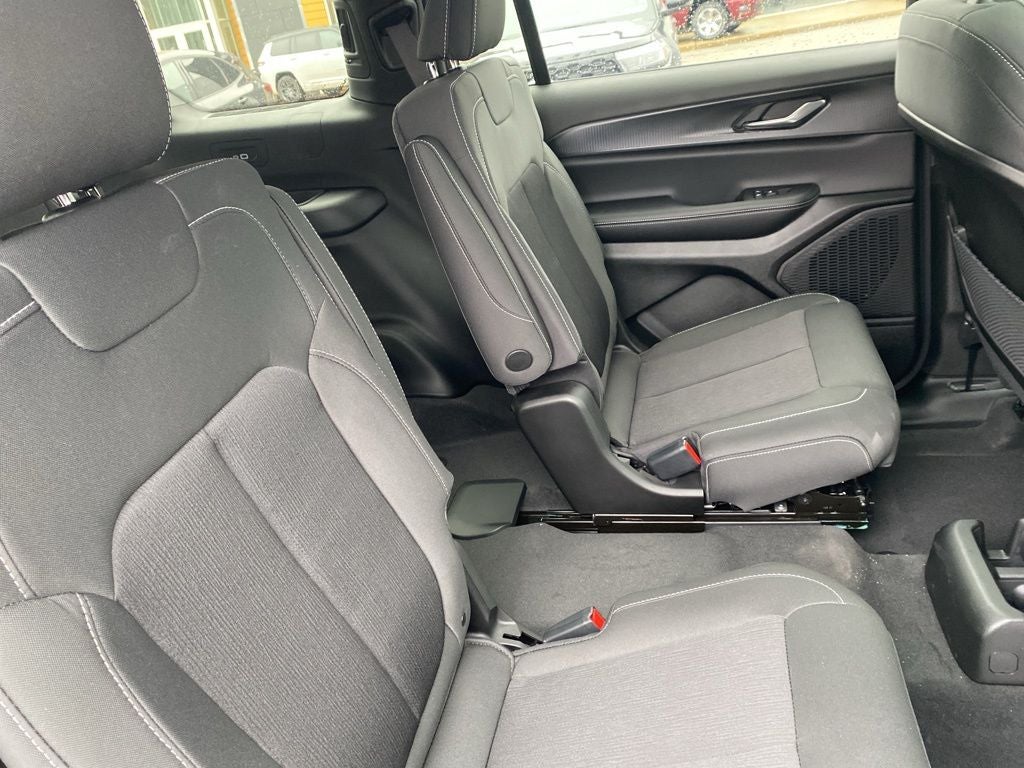 2026 Jeep Grand Cherokee L GRAND CHEROKEE L LAREDO X 4X4