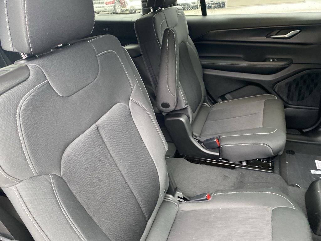 2026 Jeep Grand Cherokee L GRAND CHEROKEE L LAREDO X 4X4