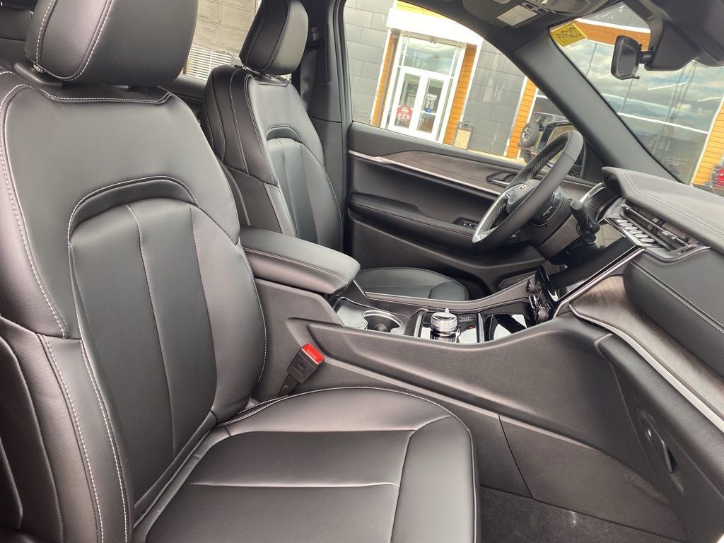 2025 Jeep Grand Cherokee L GRAND CHEROKEE L LIMITED 4X4