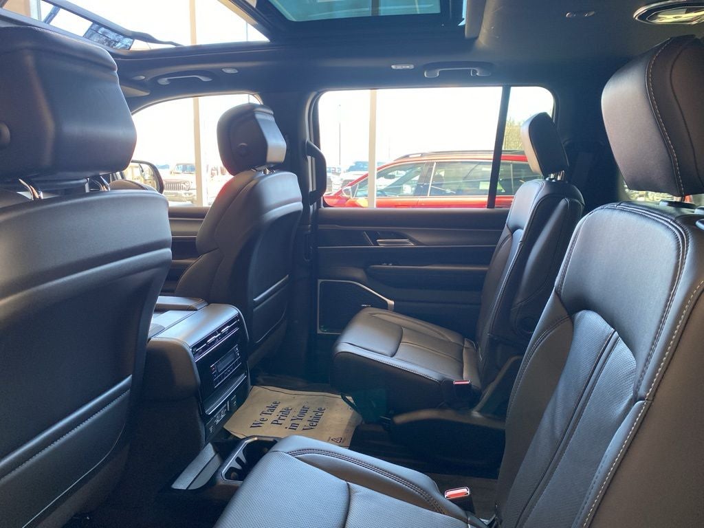 2026 Jeep Grand Wagoneer GRAND WAGONEER UPLAND 4X4