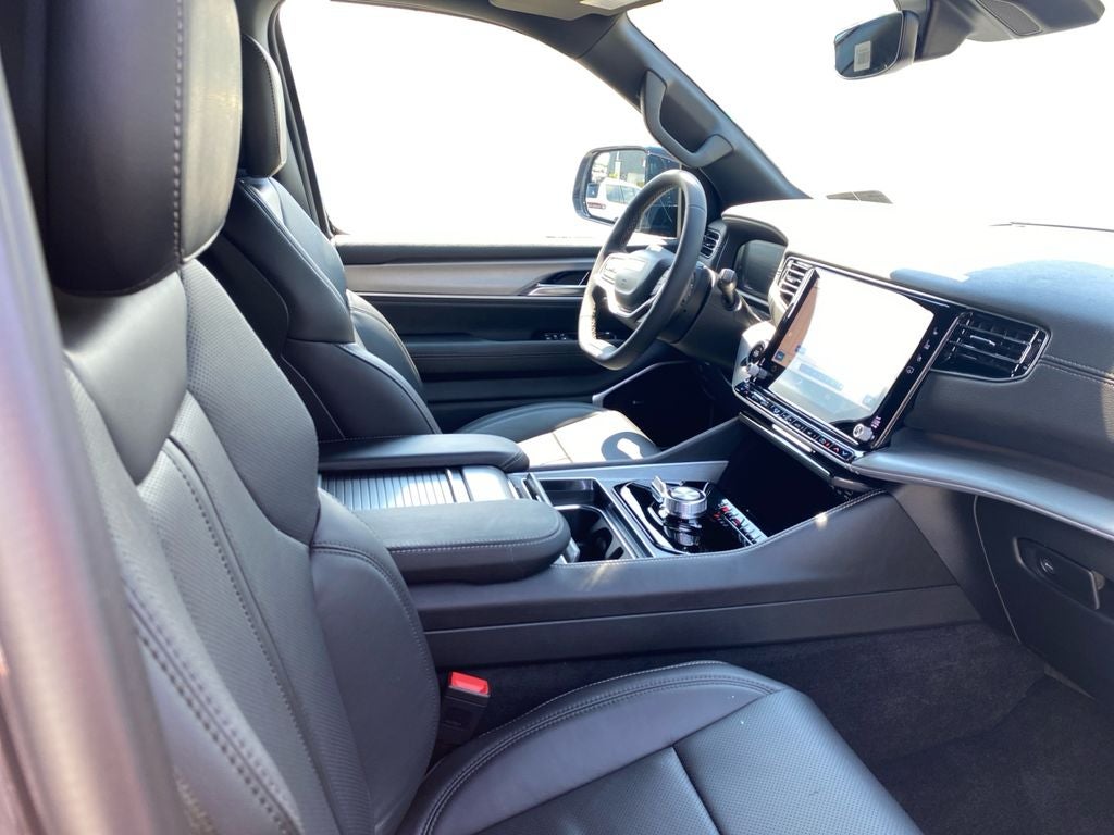 2026 Jeep Grand Wagoneer Limited Altitude