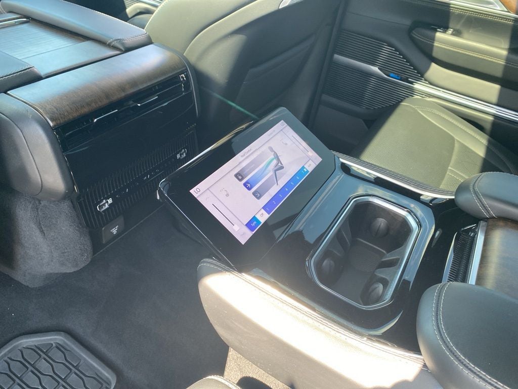 2022 Jeep Grand Wagoneer Series II