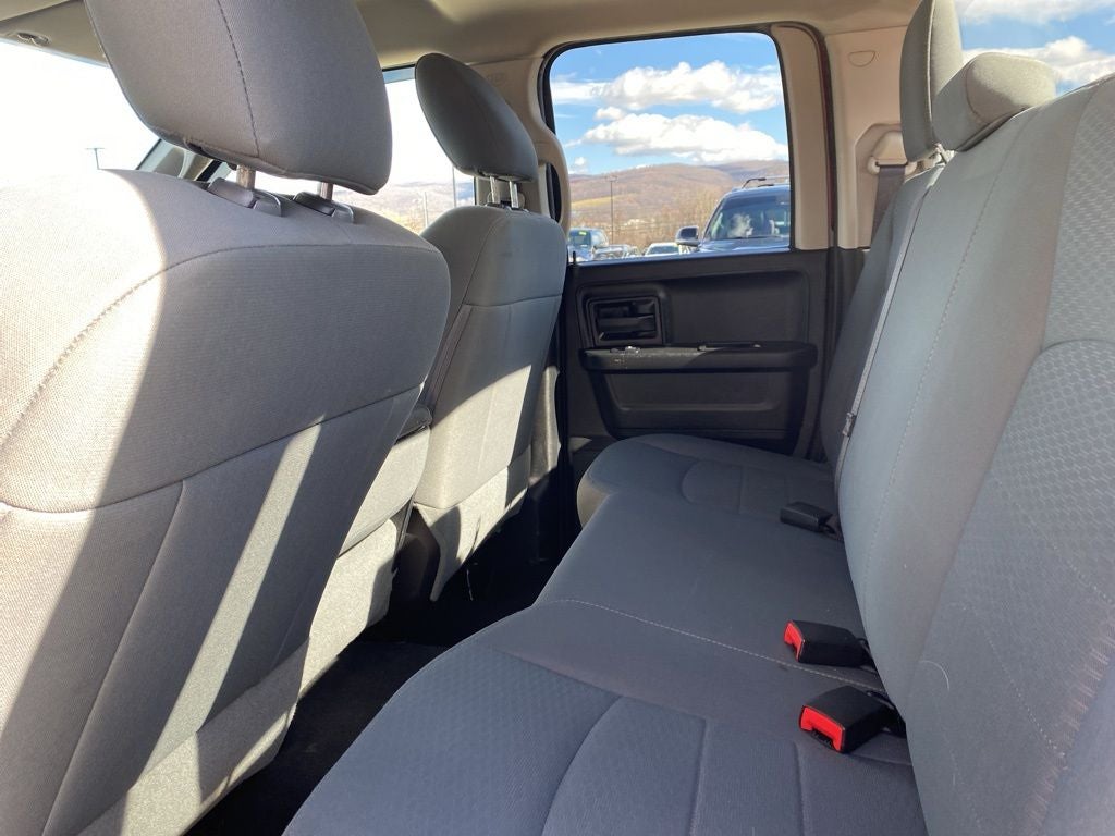 2017 RAM 1500 Express Quad Cab 4x4 6'4' Box