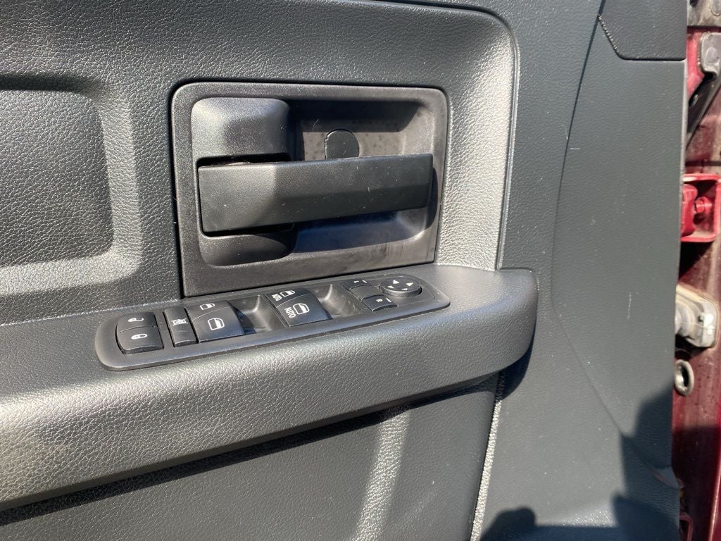 2017 RAM 1500 Express Quad Cab 4x4 6'4' Box