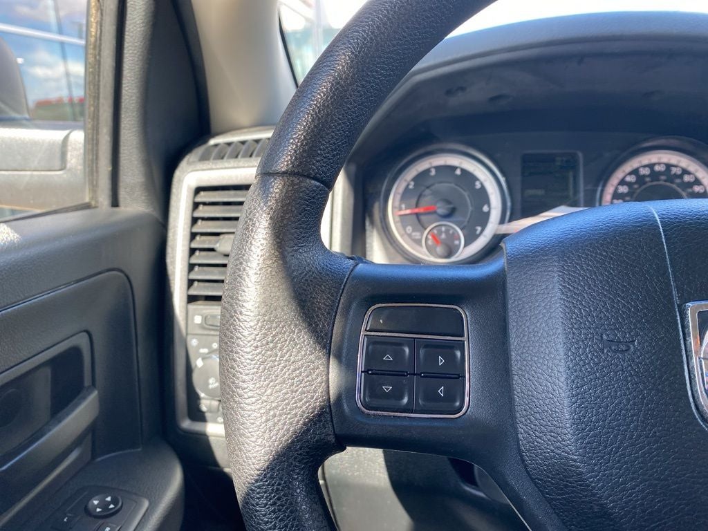 2017 RAM 1500 Express Quad Cab 4x4 6'4' Box