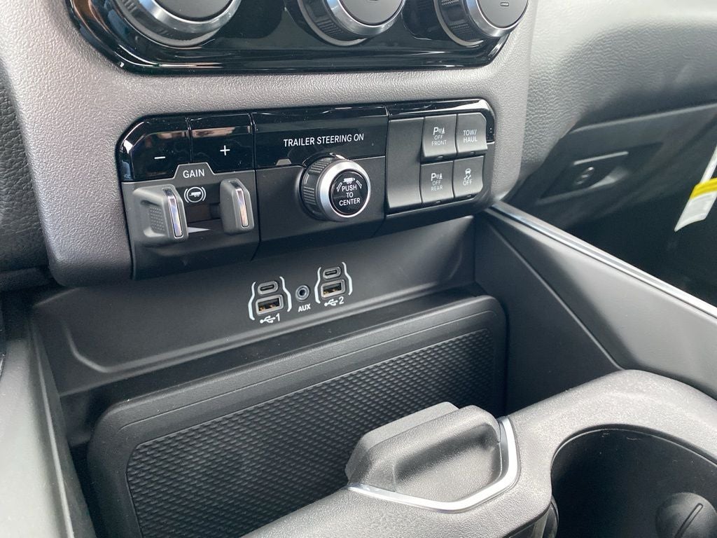 2026 RAM 1500 RAM 1500 BIG HORN CREW CAB 4X4 5'7' BOX