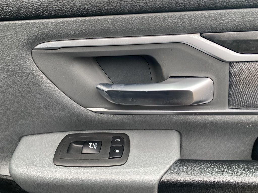 2021 RAM 1500 Big Horn Crew Cab 4x4 5'7' Box