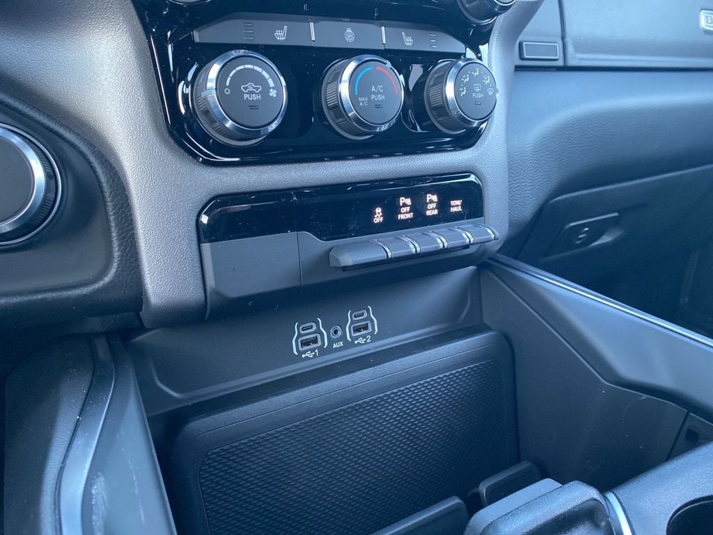 2026 RAM 1500 RAM 1500 BIG HORN CREW CAB 4X4 5'7' BOX