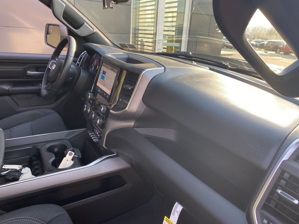 2026 RAM 1500 RAM 1500 EXPRESS CREW CAB 4X4 5'7' BOX