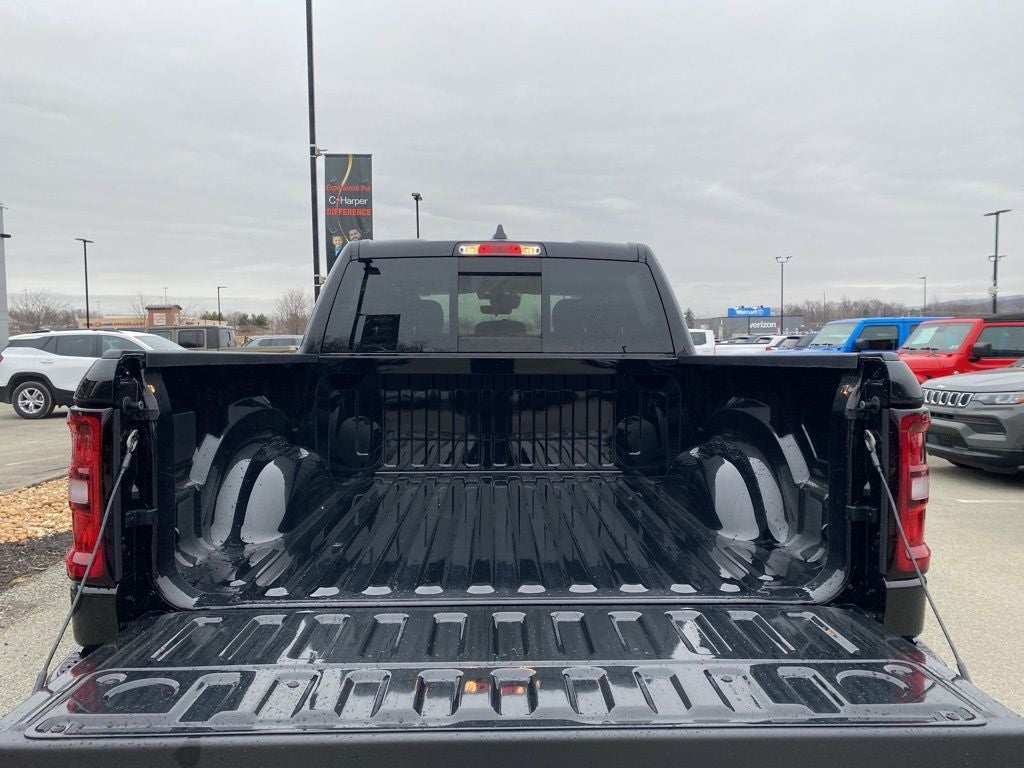 2026 RAM 1500 RAM 1500 EXPRESS CREW CAB 4X4 5'7' BOX