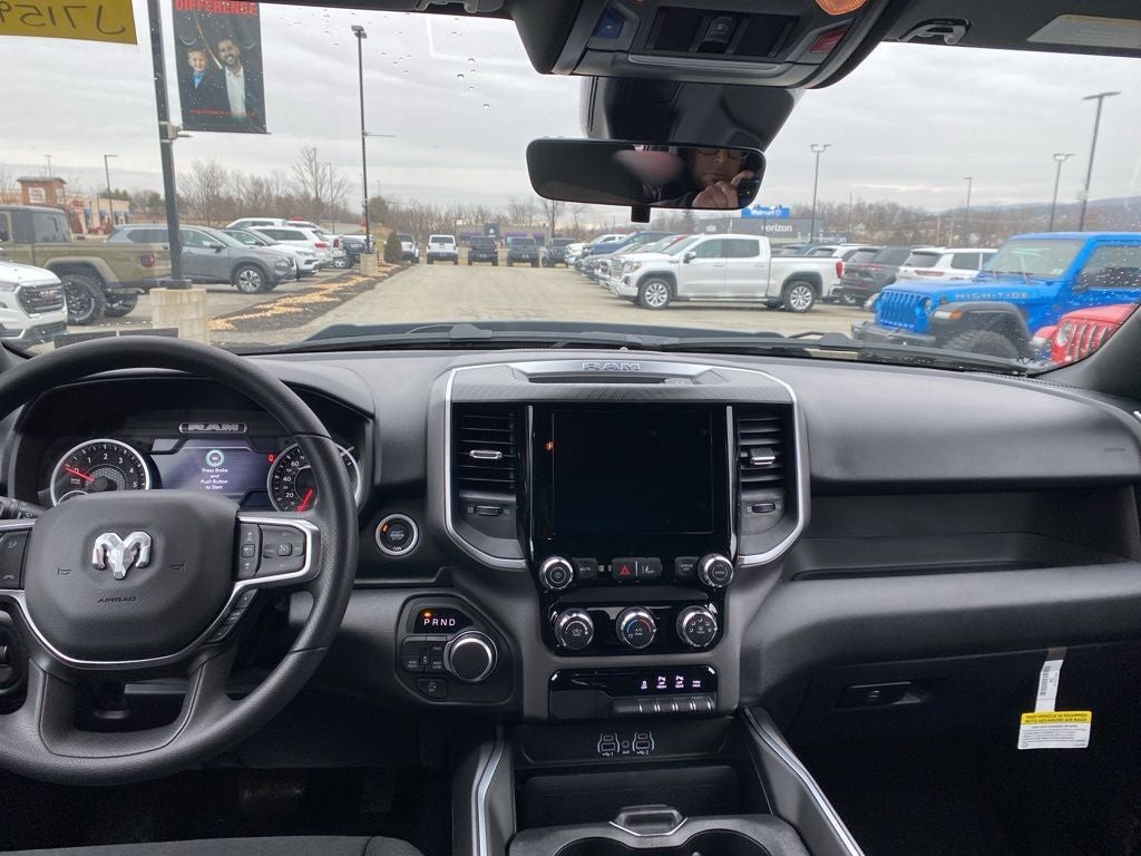 2026 RAM 1500 RAM 1500 EXPRESS CREW CAB 4X4 5'7' BOX