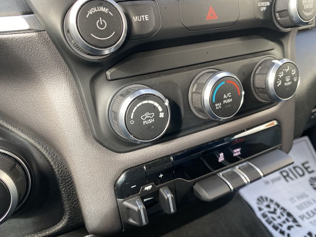 2021 RAM 1500 Big Horn Crew Cab 4x4 6'4' Box