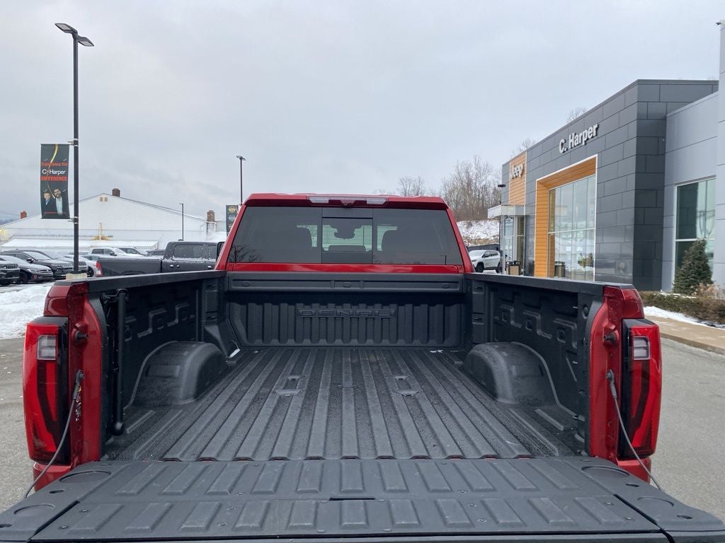 2024 GMC Sierra 2500HD 4WD Crew Cab Standard Bed Denali
