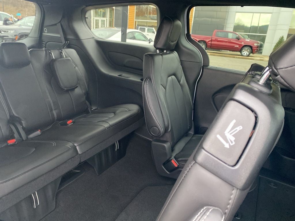 2026 Chrysler Voyager VOYAGER LX