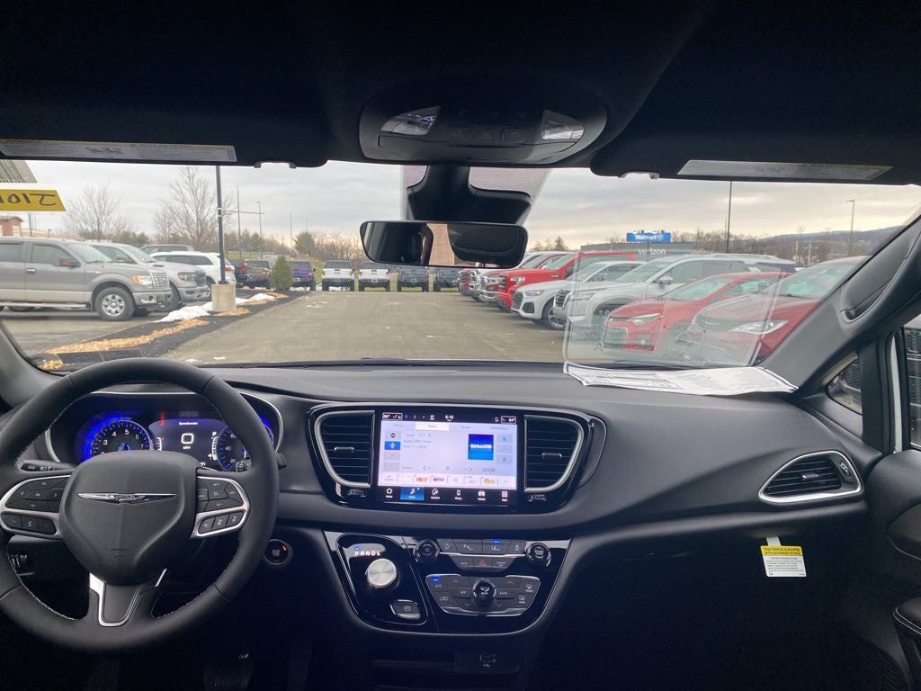 2026 Chrysler Voyager VOYAGER LX