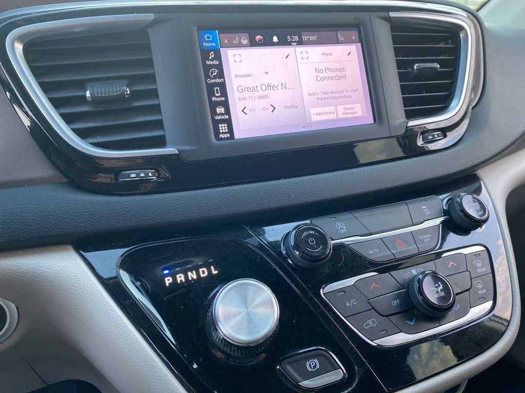 2023 Chrysler Voyager LX