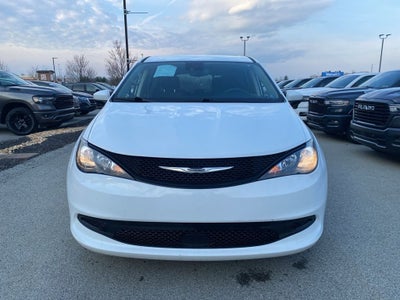 2023 Chrysler Voyager LX
