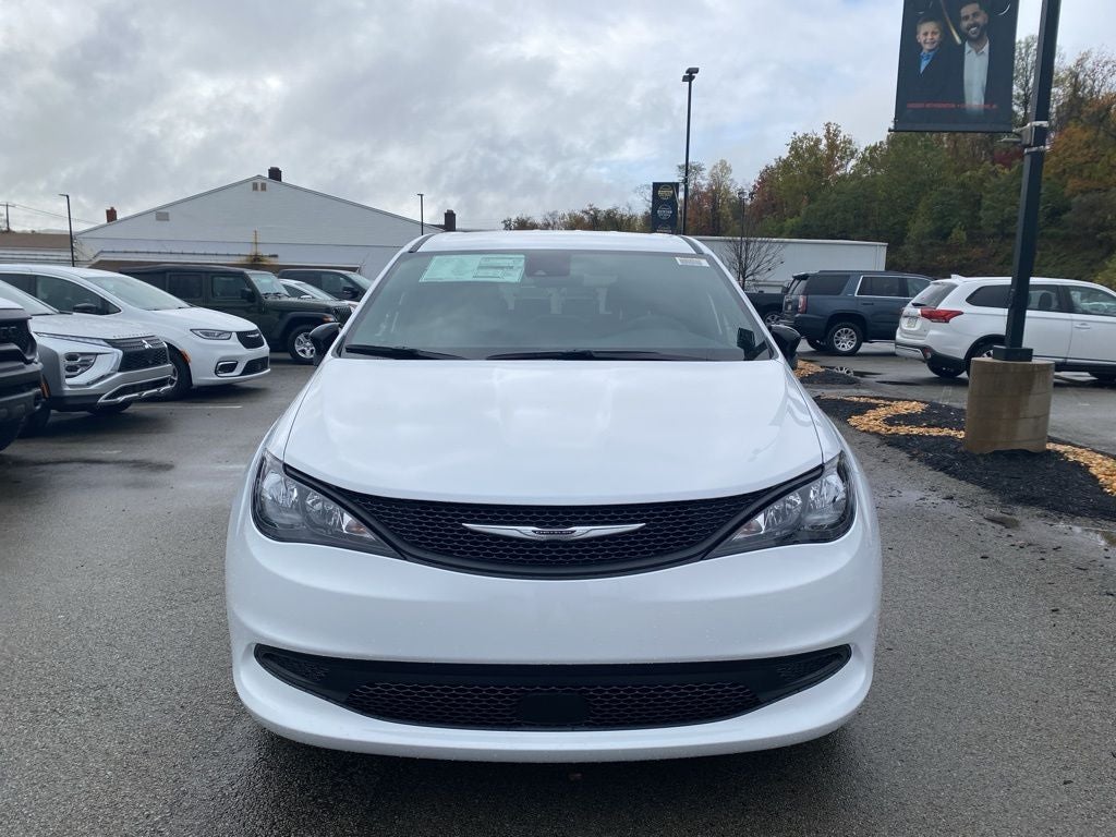 2026 Chrysler Voyager VOYAGER LX