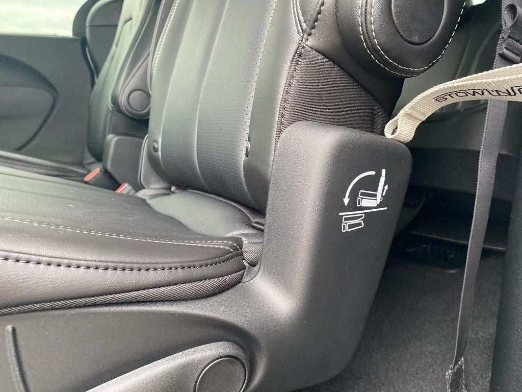 2026 Chrysler Voyager VOYAGER LX