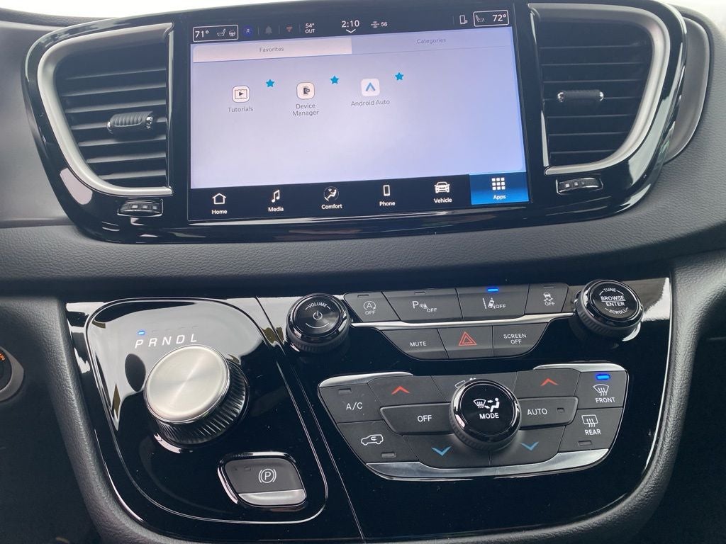 2026 Chrysler Voyager VOYAGER LX