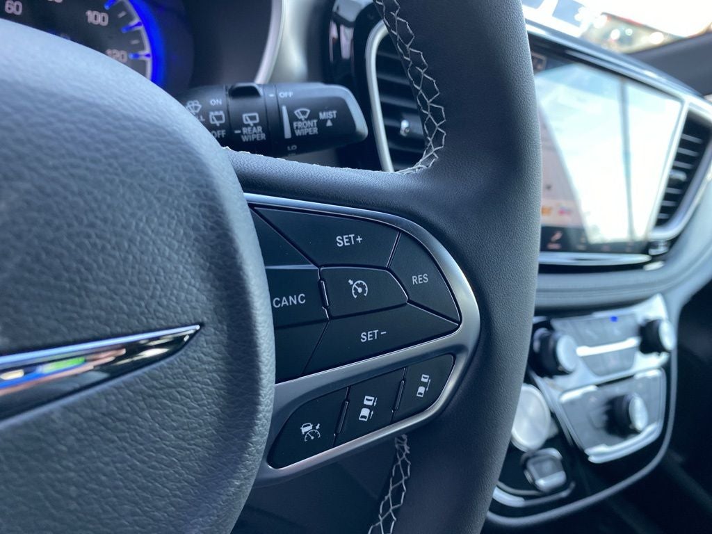 2026 Chrysler Pacifica PACIFICA SELECT AWD