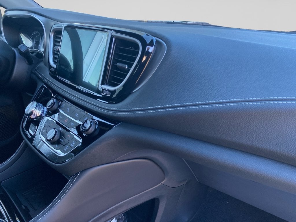 2027 Chrysler Pacifica Limited