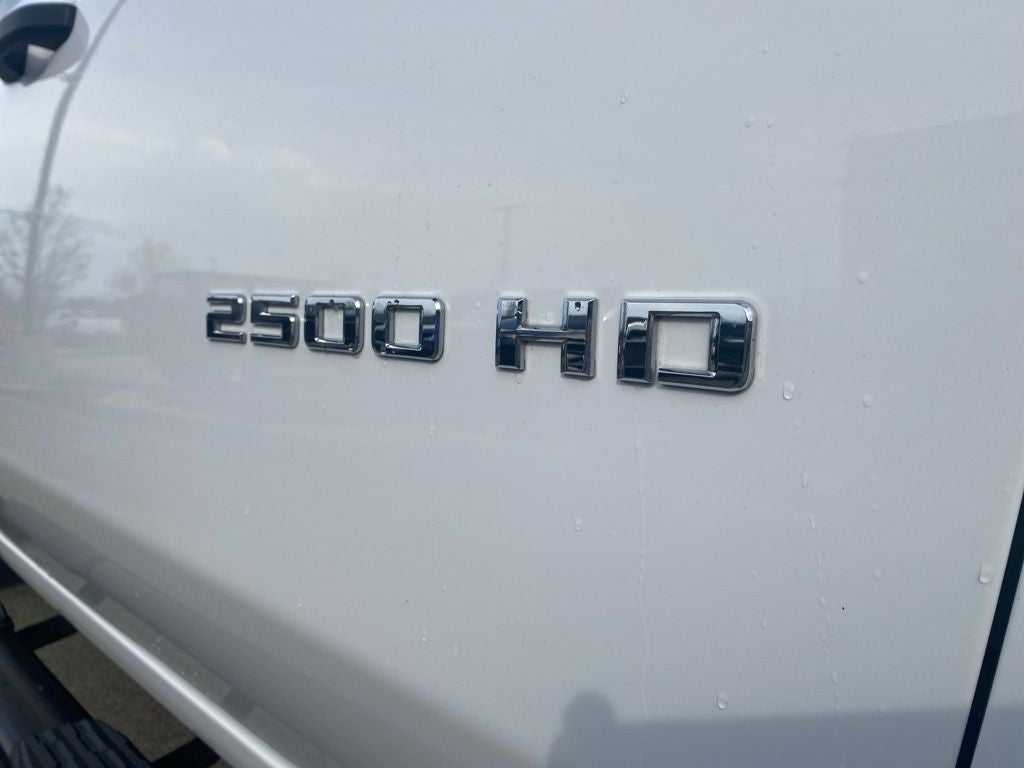 2024 Chevrolet Silverado 2500HD 4WD Crew Cab Standard Bed Custom