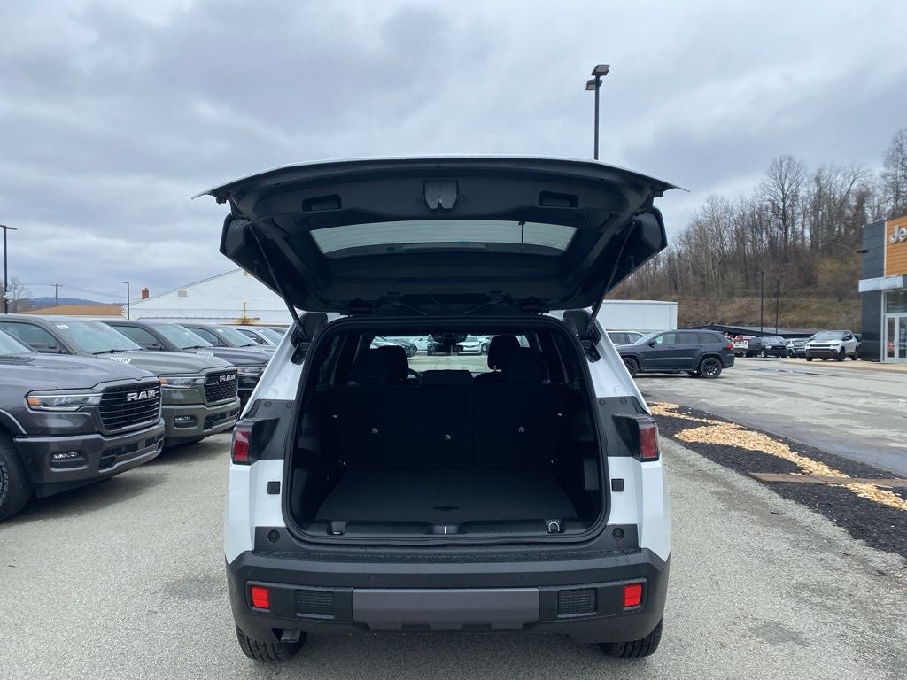 2026 Jeep Cherokee CHEROKEE LAREDO 4X4