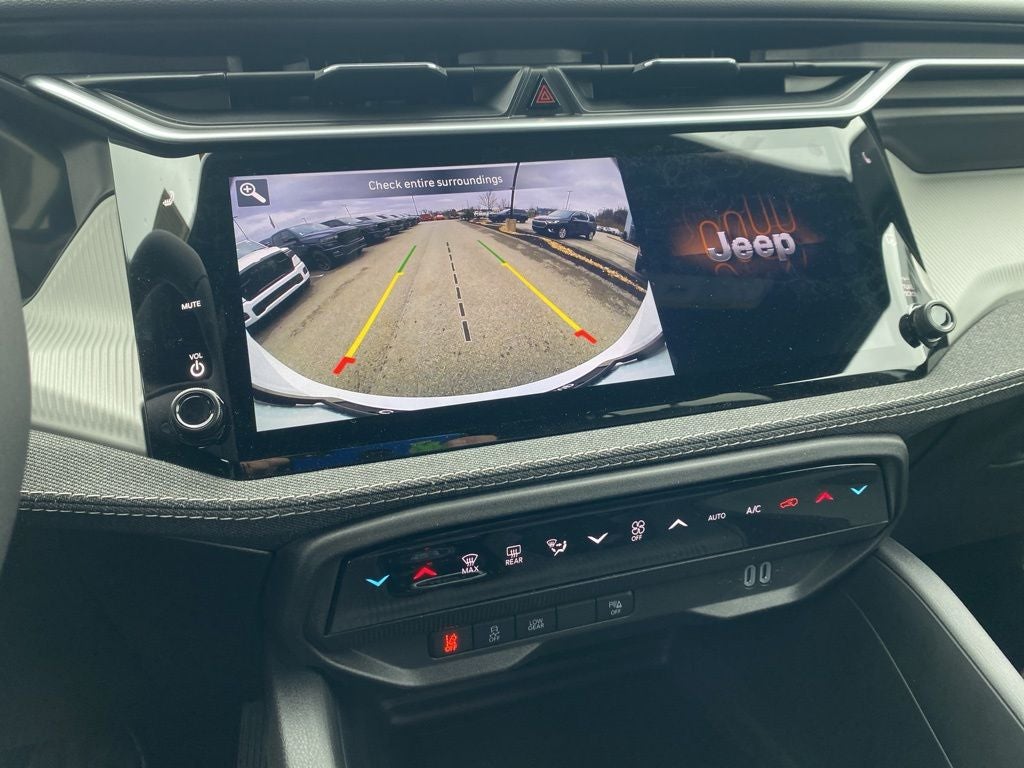 2026 Jeep Cherokee CHEROKEE LAREDO 4X4