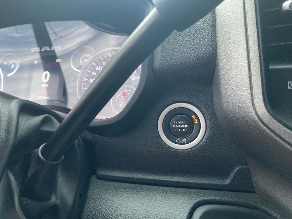 2020 RAM 2500 Tradesman Crew Cab 4x4 6'4' Box