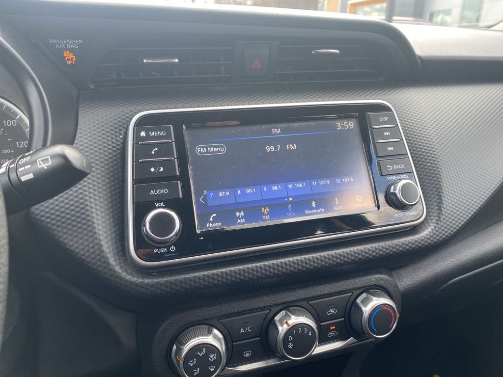 2022 Nissan Kicks S Xtronic CVT