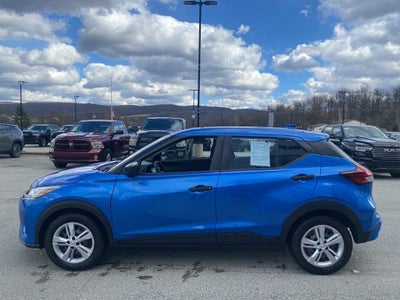 2022 Nissan Kicks S Xtronic CVT