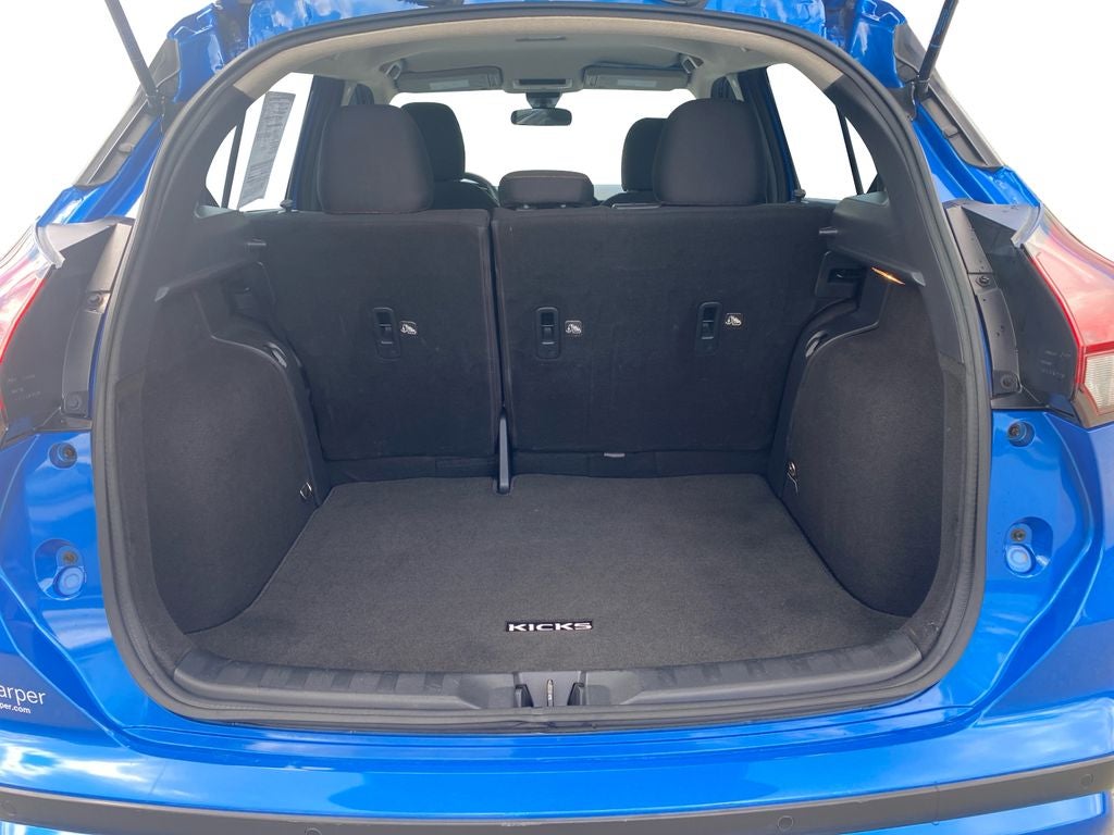 2021 Nissan Kicks SR