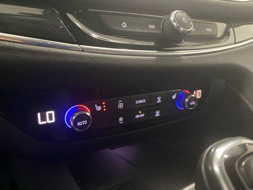 2020 Buick Enclave Essence