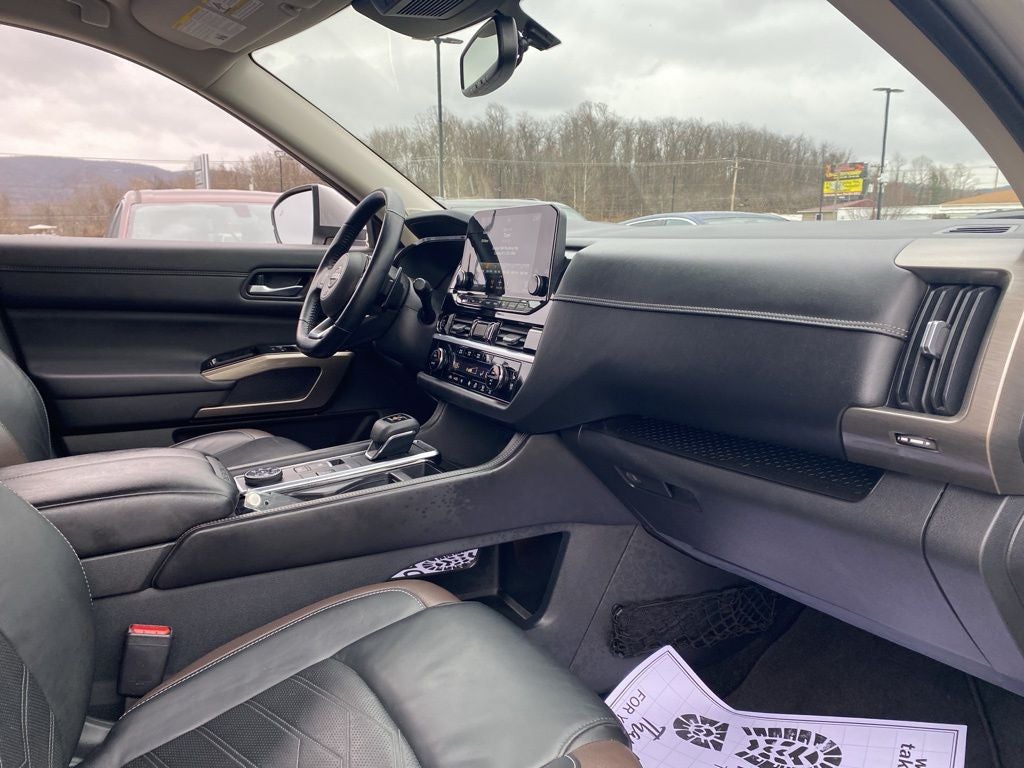 2022 Nissan Pathfinder Platinum 4WD