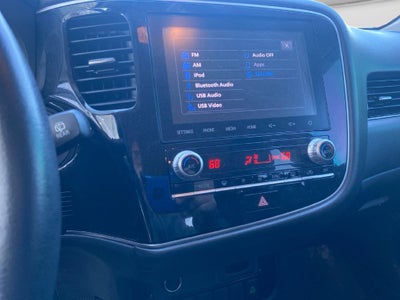 2020 Mitsubishi Outlander SE