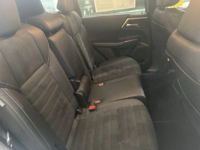 2022 Mitsubishi Outlander Base