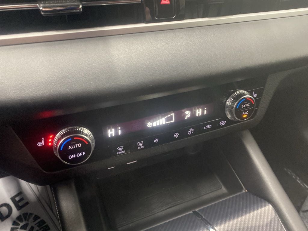 2022 Mitsubishi Outlander Base