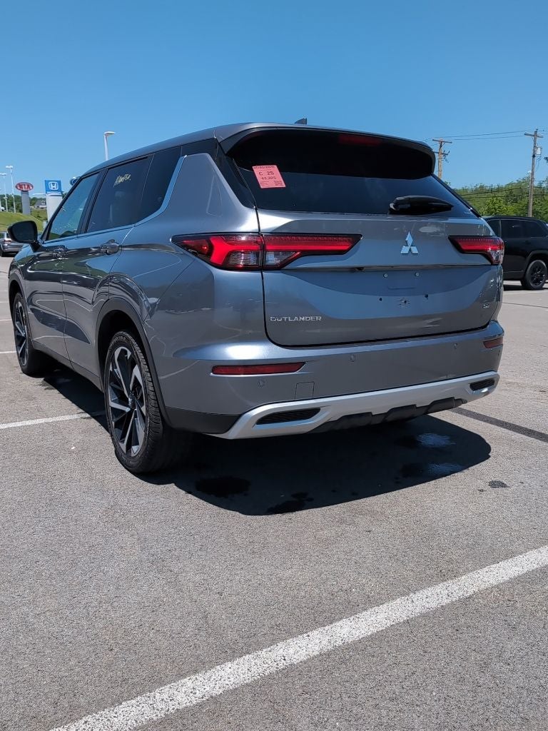 2024 Mitsubishi Outlander SE