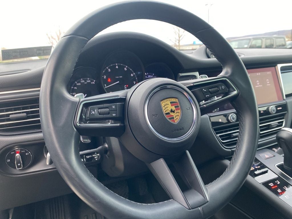 2022 Porsche Macan Base