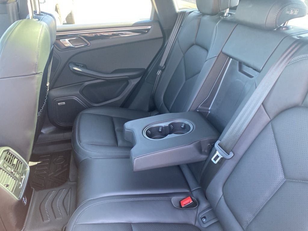 2022 Porsche Macan Base