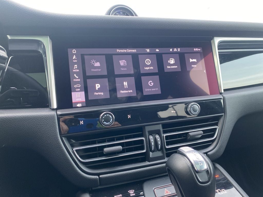 2022 Porsche Macan Base