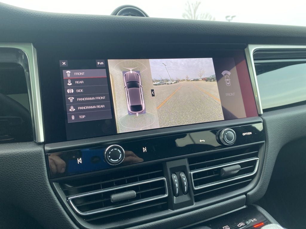 2022 Porsche Macan Base