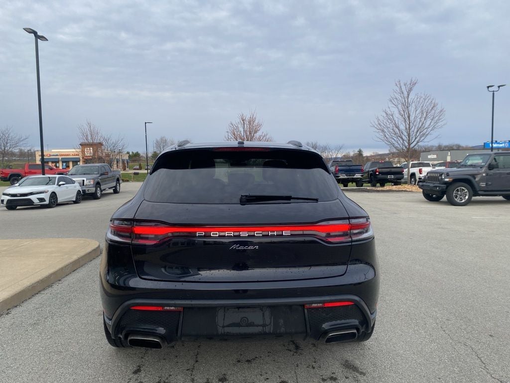 2022 Porsche Macan Base