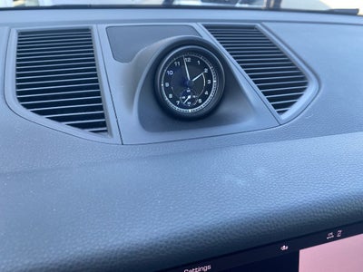 2022 Porsche Macan Base