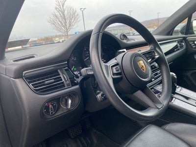 2022 Porsche Macan Base